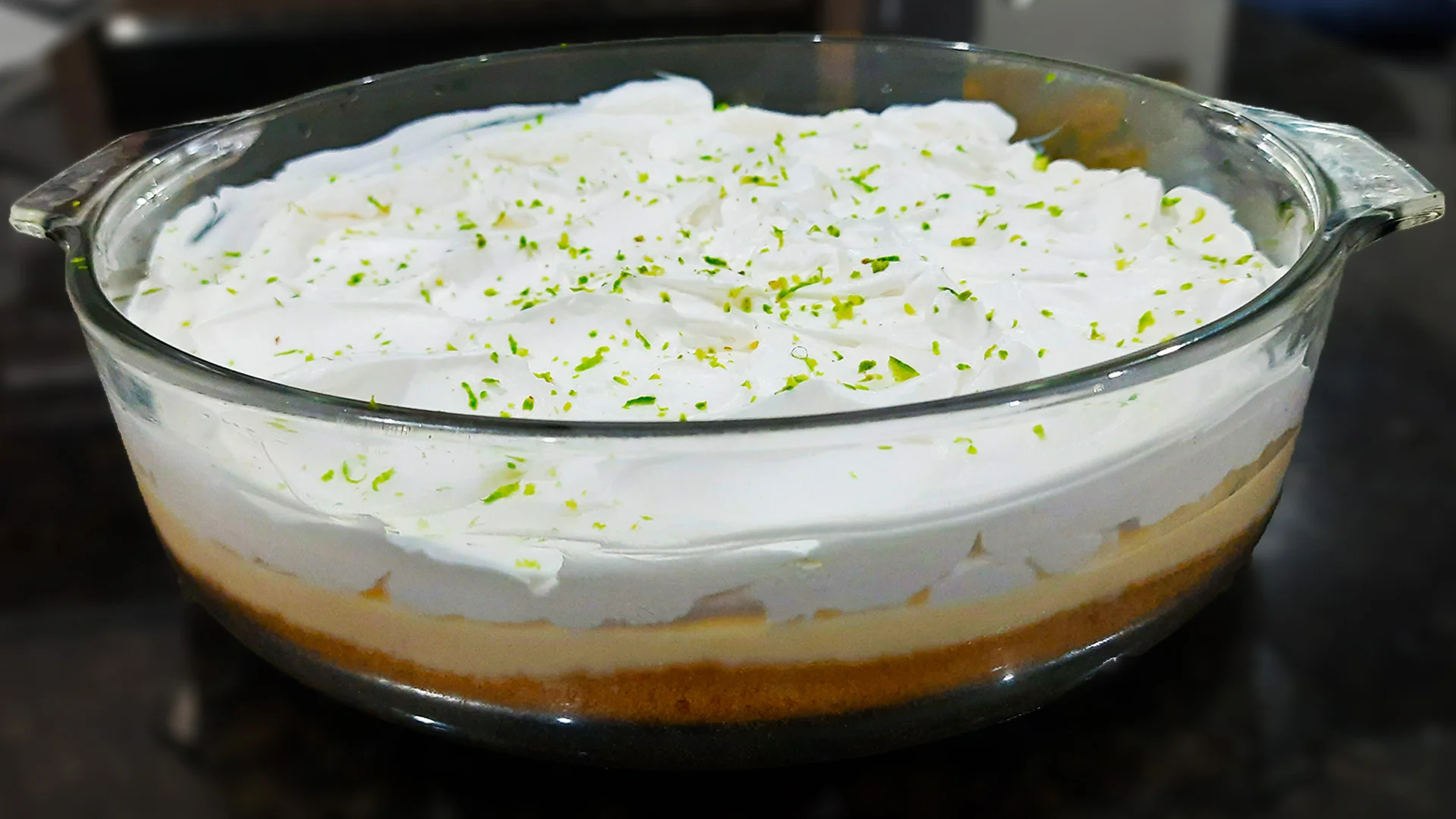 Como fazer uma deliciosa torta de limão cremosa